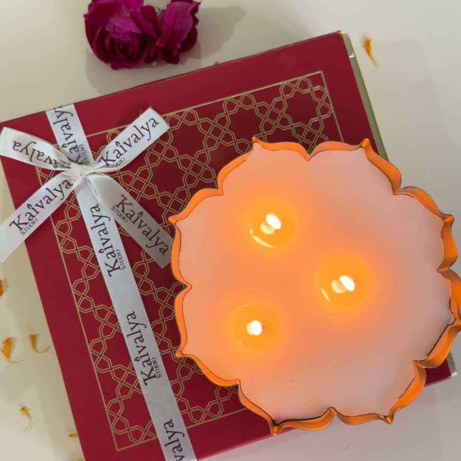 Lotus Urli Candle